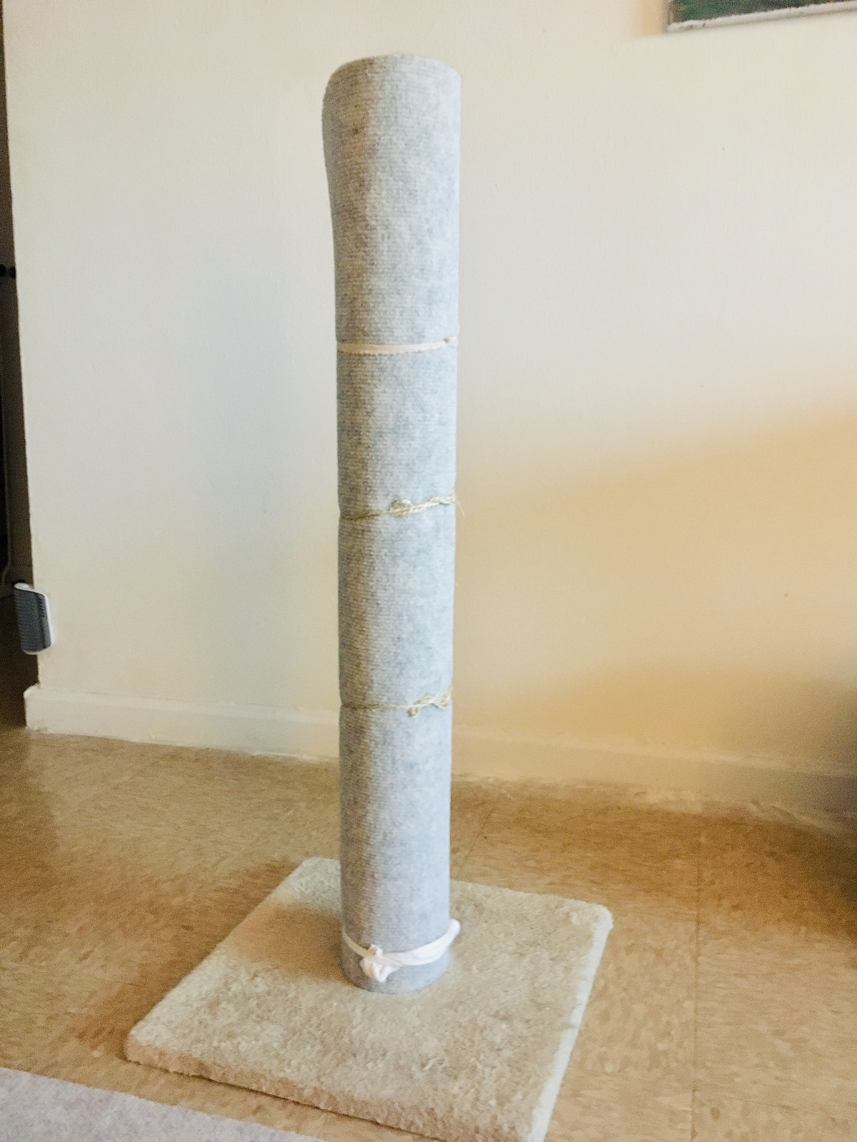 upcycled diy cat scratching post with carpet complete